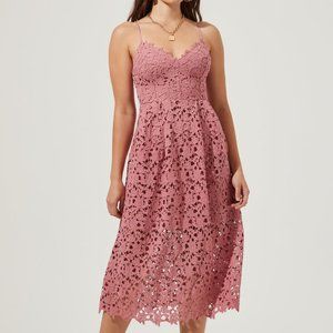 NEVER WORN ASTR the Label Lace A Line Midi Dress